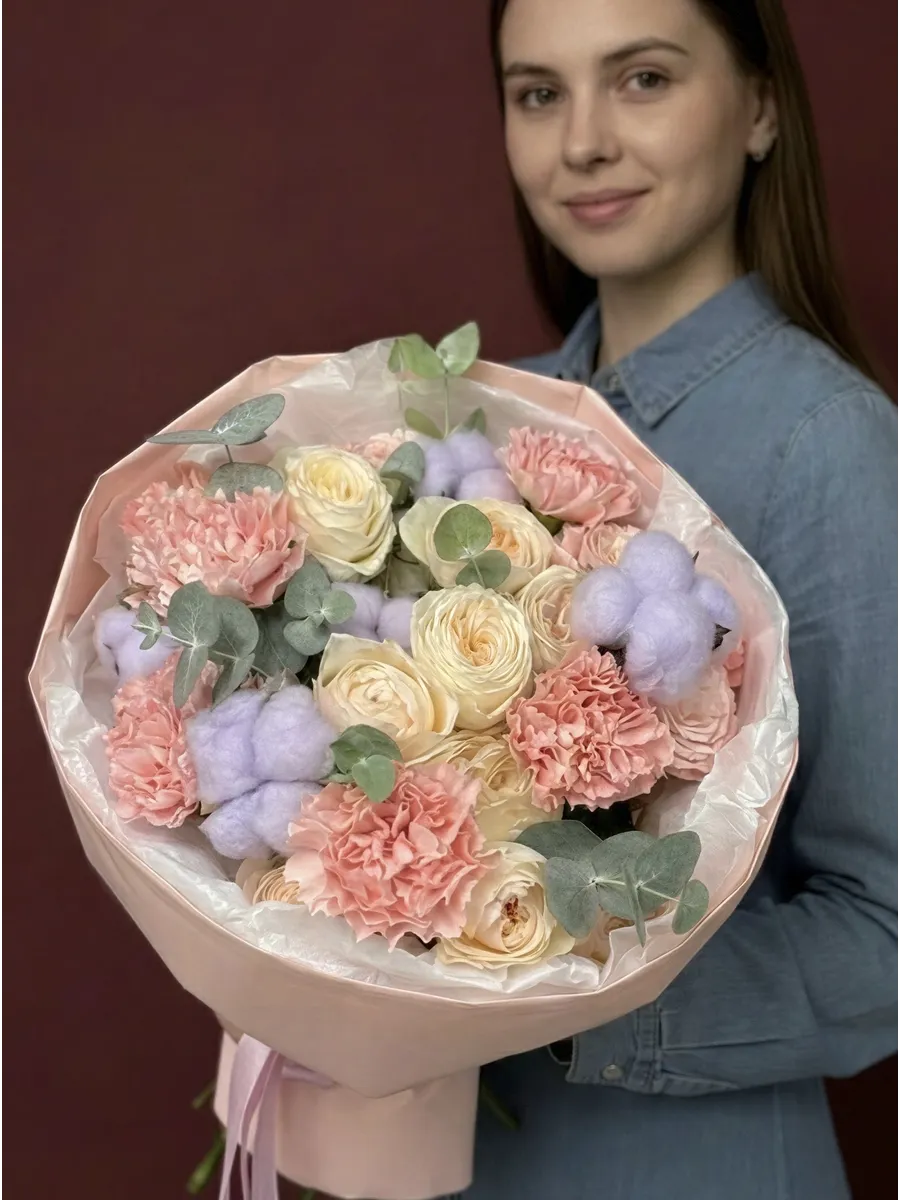 Сборный букет "Яркий Темперамент" с кустовой розой
